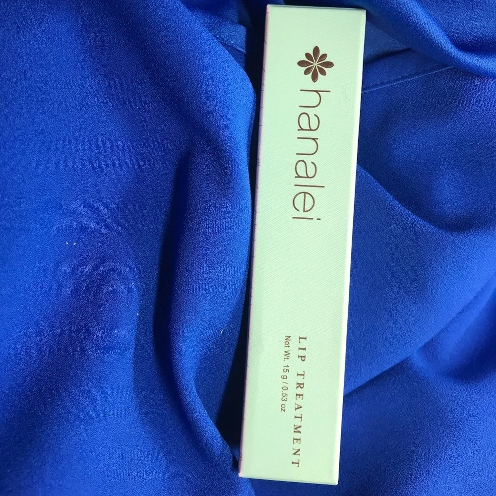 ❤️ NEW! Hanalei Lip Treatment - Picture 4 of 5